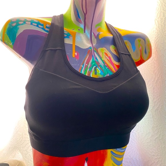 Gymshark Sports Bra - Black - Picture 1 of 7